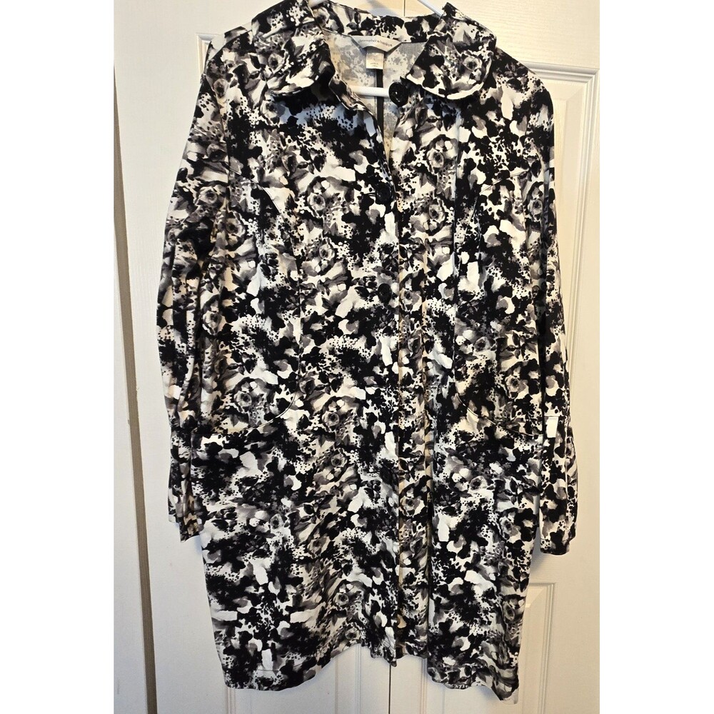 Women's Christopher & Banks Black & White Floral LongLine Button Coat Size Large